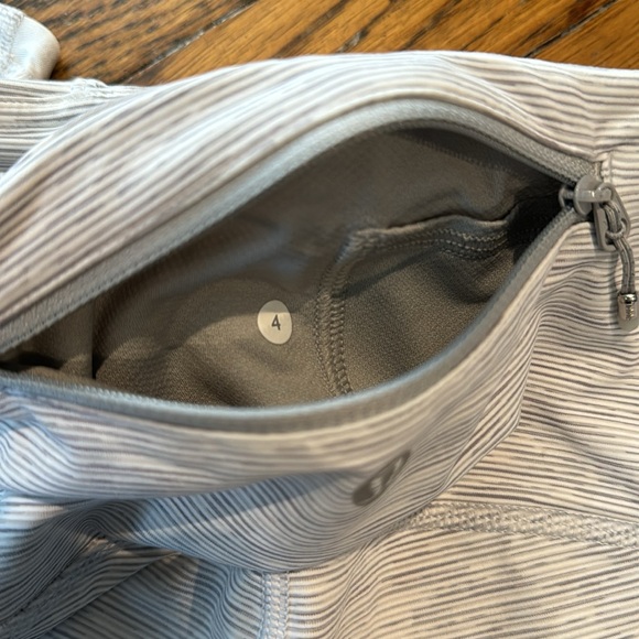 Lululemon Run With the Sun Cropped Leggings - Picture 5 of 5